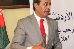 الدكتور عبد المجيد عيادة